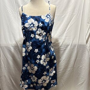 Chic Navy Floral Mini Dress